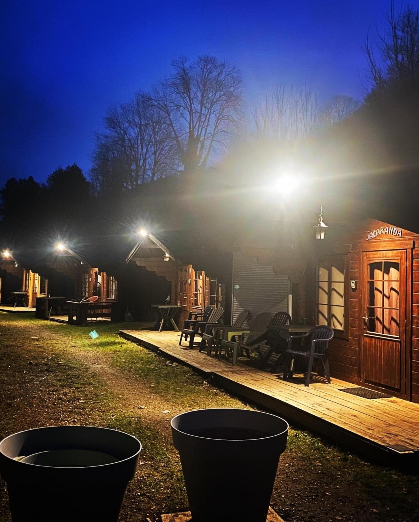 "Le Maloya" Chalets Independants -Chambre Balneo - Relais Motards Lacaune Exteriör bild