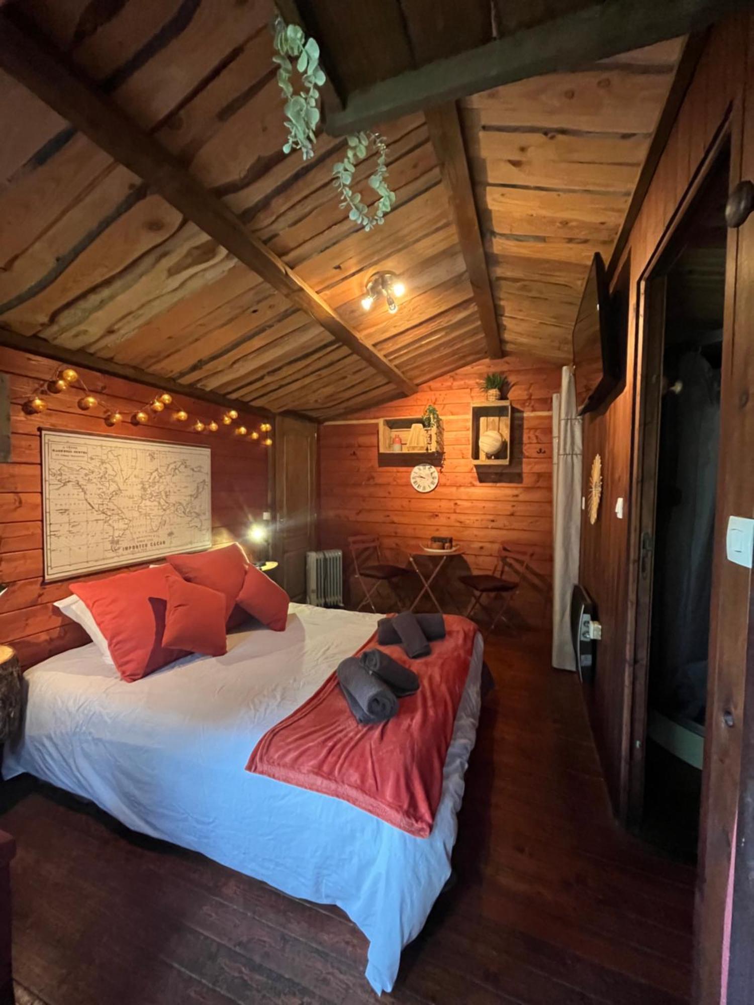 "Le Maloya" Chalets Independants -Chambre Balneo - Relais Motards Lacaune Exteriör bild