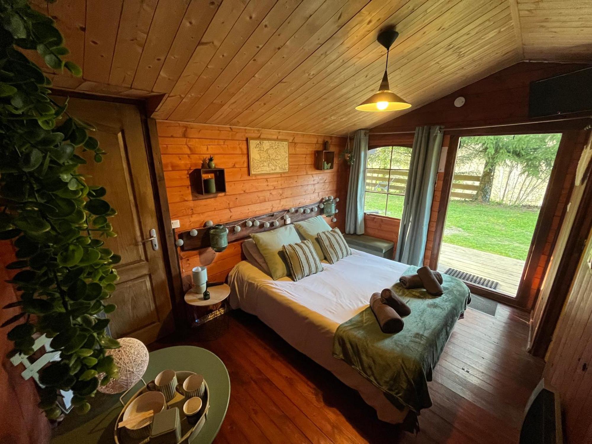 "Le Maloya" Chalets Independants -Chambre Balneo - Relais Motards Lacaune Exteriör bild