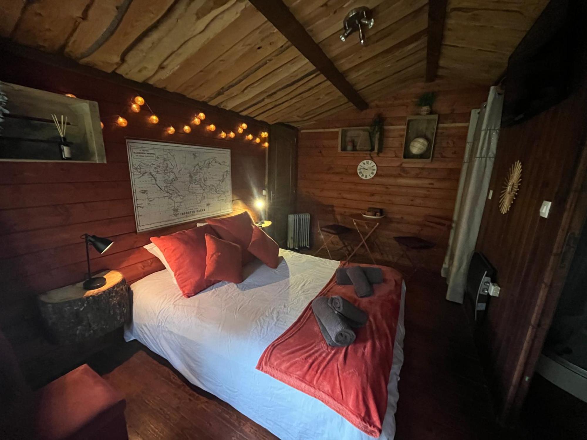 "Le Maloya" Chalets Independants -Chambre Balneo - Relais Motards Lacaune Exteriör bild