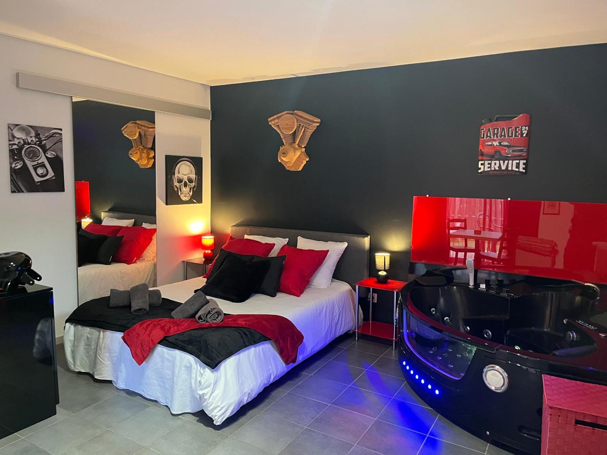 "Le Maloya" Chalets Independants -Chambre Balneo - Relais Motards Lacaune Exteriör bild